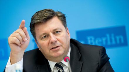 Hauptsache Heimspiel. Berlin Sportsenator Andreas Geisel (SPD) traf sich mit Hertha-Chef Werner Gegenbauer.