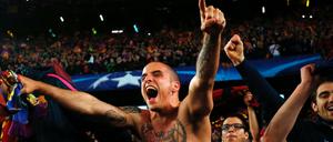 Zum Ausrasten. Barcelona-Fans feiern das beinahe unglaubliche Comeback ihres Teams.