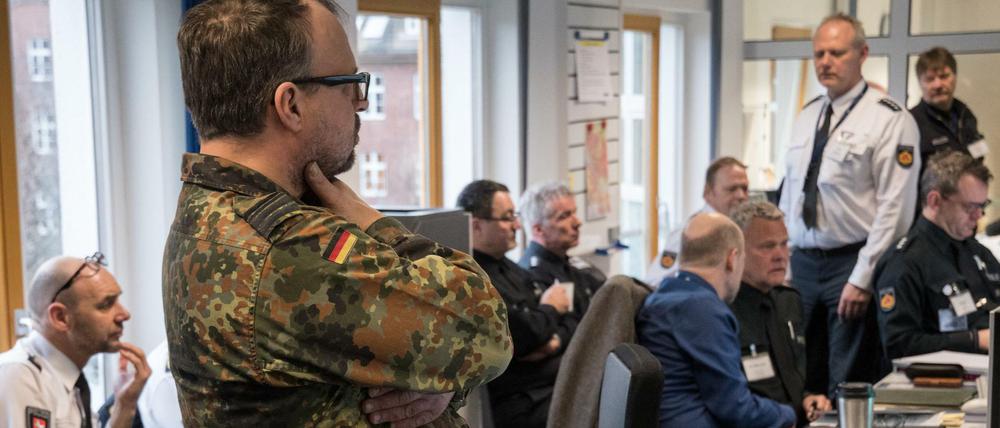 Am Dienstag hat in mehreren Bundesländern die Anti-Terror-Übung "Cetex" von Bundeswehr und Polizei (hier in Bremen) begonnen..