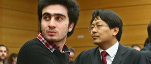 Vor Gericht gegen Facebook unterlegen: der syrische Flüchtling Anas Modamani (links) und sein Anwalt Chan-jo Jun. 