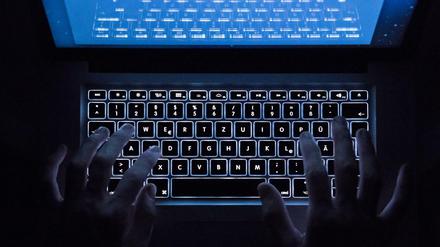 Das Darknet wird unter anderem zu illegalem Handel benutzt.