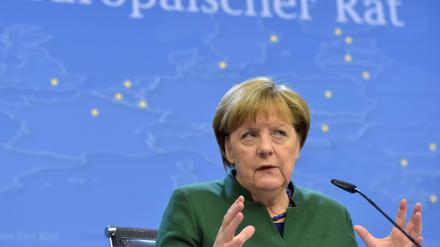 Wie funktioniert das mit der EU und den Mitgliedstaaten? Merkel will das Trump erklären. 