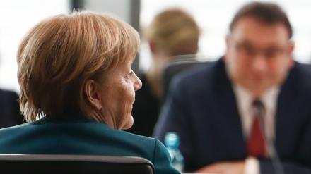 Die Kanzlerin braucht vertrauliche Gespräche mit Journalisten, sagt ihr Amt. 