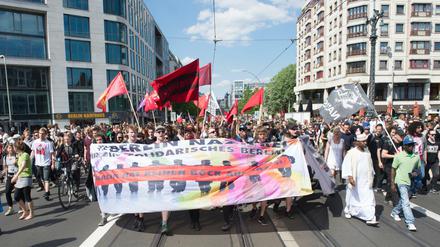 Sommer 2016: Ein Bündnis aus Parteien, Gewerkschaften, Vereinen und antifaschistischen Projekten demonstriert gegen Rassismus und für Toleranz