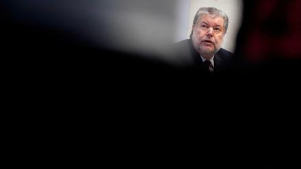 Die Menschen "bei ihrer Gefühlsage abholen" - das hat sich der frühere Ministerpräsident Kurt Beck vorbenommen.