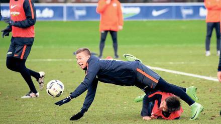 Letzte Hürde. Mitchell Weiser hat die Rückkehr ins Mannschaftstraining gut überstanden. Gegen Dortmund könnte er sein Comeback geben.