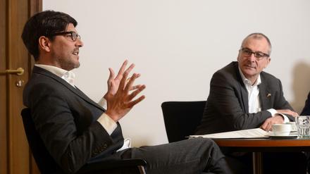 Justizsenator Dirk Behrendt (links) und der Bundestagsabgeordnete Volker Beck (beide Grüne).