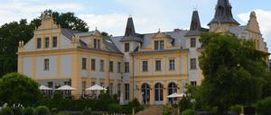 Das Schloss Liebenberg, das einst den Eulenburgs gehörte und den Kaiser sowie Hermann Göring anlockte, glänzt heute als Hotel.