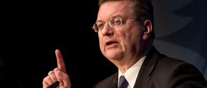 Will die EM nach Deutschland holen: Reinhard Grindel.