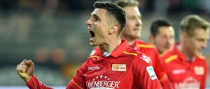 Damir Kreilach bejubelt das 2:0 gegen Würzburg, den fünften Sieg im sechsten Rückrundenspiel.