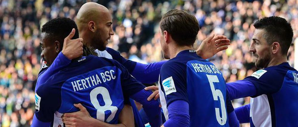 Da kann man sich schon mal freuen. Hertha zeigt gegen Dortmund ein starkes Spiel.