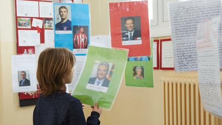 Die Sechstklässler sind stolz auf die Briefe, die sie von Prominenten, wie Joachim Gauck erhalten haben. 