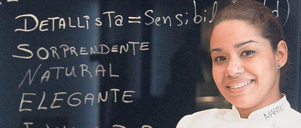 Von der Küchenhilfe zur Küchenchefin. María Marte, 41, ist stolz auf ihre beiden Michelin-Sterne. Foto: Editorial Planeta/dpa