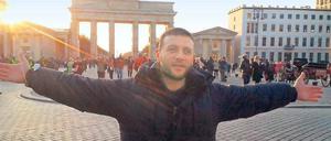 Deutschland, deine Flüchtlinge. Mohammad vor dem Brandenburger Tor.