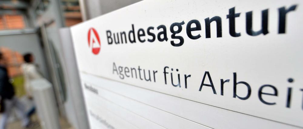 Eine Maßnahme der Arbeitsagenturen sind Weiterbildungen.