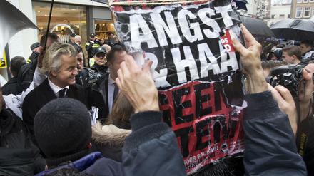 Geert Wilders, Vorsitzender der niederländischen rechtspopulistischen Partei für die Freiheit (PVV), am 08.03.2017 in Breda bei einem Wahlkampfauftritt. Nach aktuellen Umfragen kommt seine Partei auf 16 Prozent.