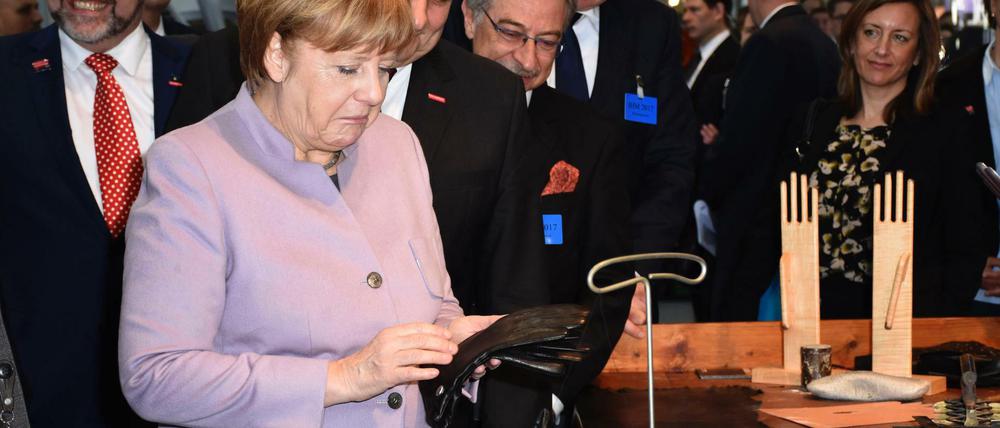 Mit Samthandschuhen wird Angela Merkel in Washington bei ihrem ersten Treffen mit dem US-Präsidenten Donald Trump sicher nicht auftreten.