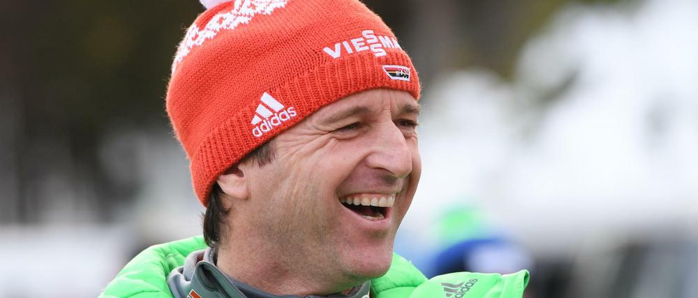 Bundestrainer Werner Schuster hat mit den deutschen Skispringern schon viele Erfolge gefeiert.