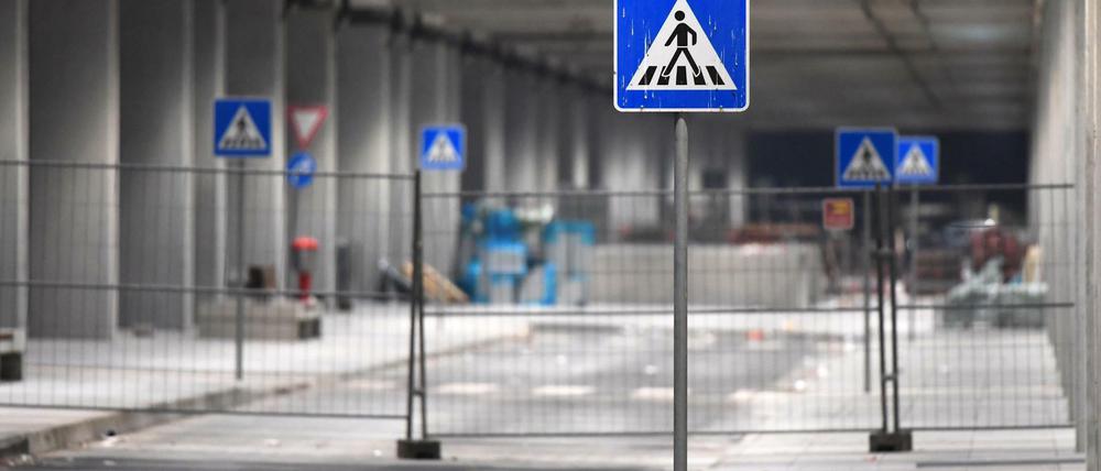 Schule oder Flughafen? In Berlin weiß man es nie so genau. Das hier wird ein Airport - wahrscheinlich. 