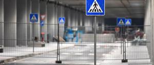 Schule oder Flughafen? In Berlin weiß man es nie so genau. Das hier wird ein Airport - wahrscheinlich.