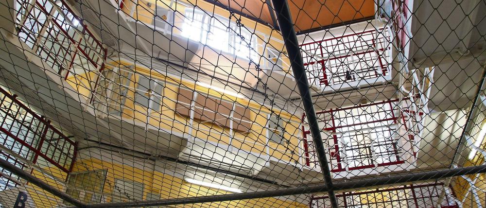 In der JVA Tegel hat sich ein Insasse das Leben genommen.