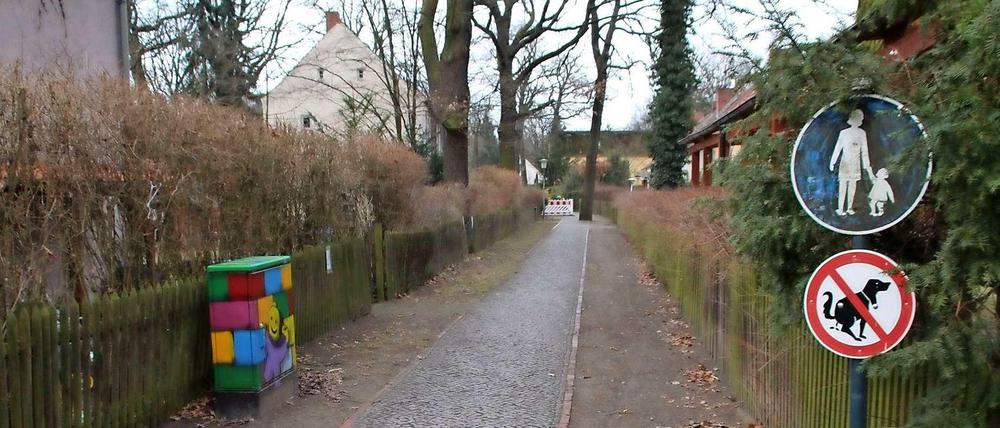 Die Straße ist zunehmend marode, doch niemand ist zuständig.