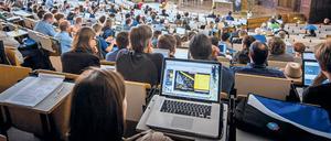 Im Netz. Welche digitalen Lehrformate nützen, wird jetzt erforscht. 