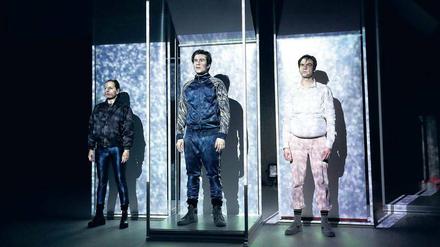 Nasser (gespielt von David Brizzi) zwischen Mutter (Katja Hiller) und Vater (Jens Mondalski).