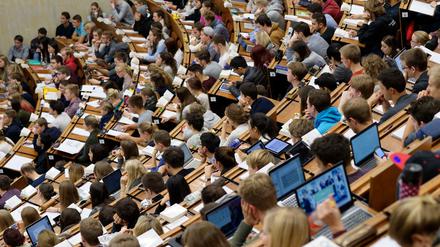 In Berliner Universitäten sind die Hörsäle meist gut gefüllt.