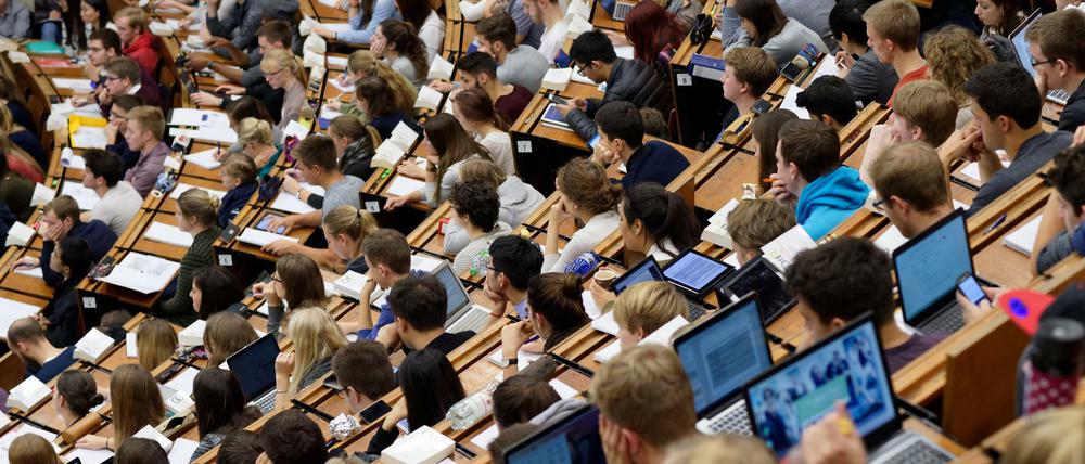 In Berliner Universitäten sind die Hörsäle meist gut gefüllt.