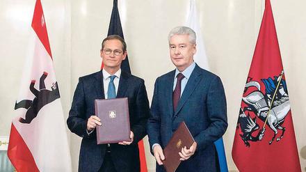 Druschba. Berlins Regierender Bürgermeister Michael Müller und der Moskauer Oberbürgermeister