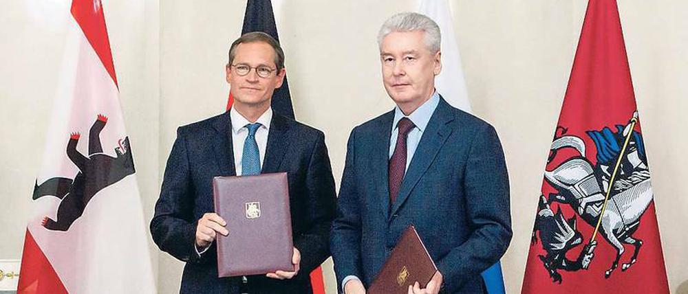Druschba. Berlins Regierender Bürgermeister Michael Müller und der Moskauer Oberbürgermeister