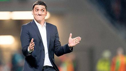 Anspruch und Wirklichkeit klaffen auseinander. Trainer Tayfun Korkut scheint klar geworden zu sein, wie schwer seine Mission bei Bayer Leverkusen werden könnte. 