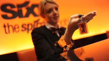 Unsittliche Offerte? Sixt bietet zehn Euro für eine Unterschrift zum Volksbegehren.