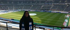 Brasilianerin, früh dran. Thais Contarin vor Herthas Spiel gegen Dortmund im Olympiastadion.
