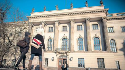 An der Humboldt-Uni liegt der Anteil der befristet angestellten Wissenschaftler bei 87 Prozent, an der FU und TU ist der Anteil sogar noch etwa höher. 