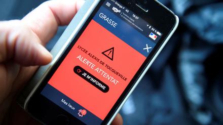 Die Regierung hatte zunächst per Smarphone-App eine Terrorwarnung ausgegeben. 