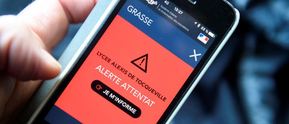Die Regierung hatte zunächst per Smarphone-App eine Terrorwarnung ausgegeben.