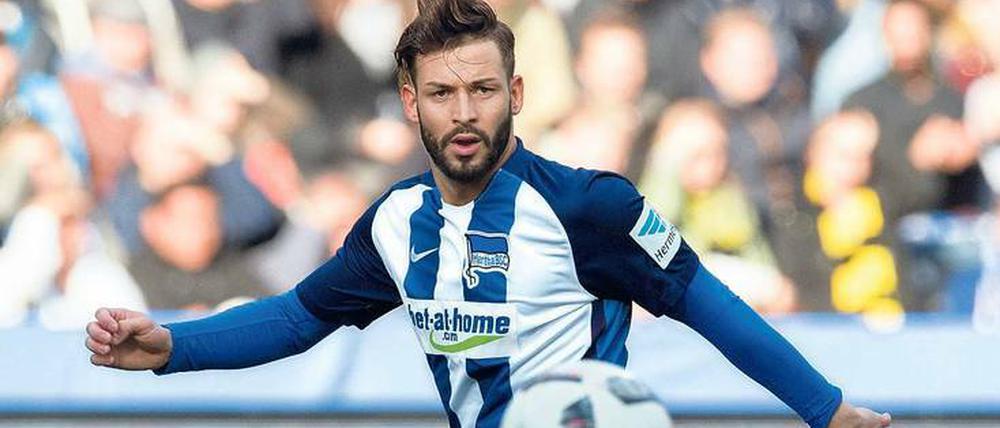 Am liebsten nur den Ball im Blick. Marvin Plattenhardt geriet am Wochenende unverschuldet in politische Diskussionen.