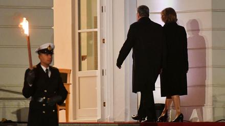 Abschied von Schloss Bellevue: Bundespräsident Joachim Gauck und seine Lebensgefährtin Daniela Schadt 
