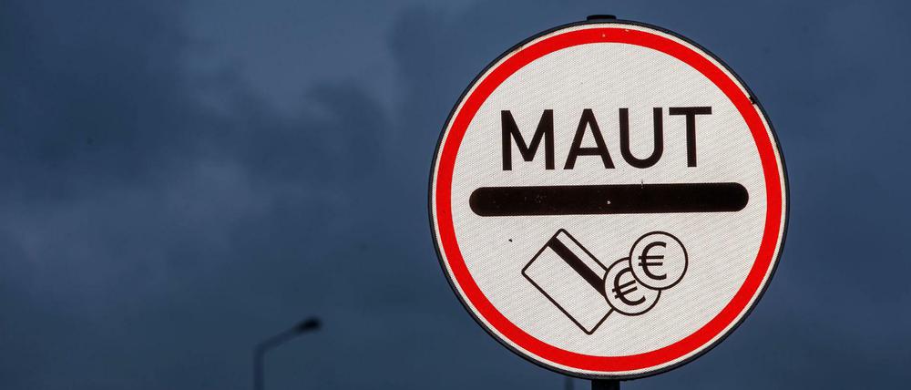 Wie das "Handelsblatt" berichtet, könnte sich der Start der PKW-Maut bis 2020 verzögern.