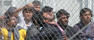 In dem Flüchtlingslager auf Lesbos wachsen die Spannungen. Für das Wochenende sind Protestaktionen angekündigt.