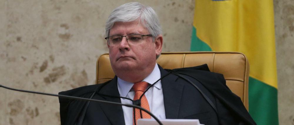 Brasiliens Generalstaatsanwalt Rodrigo Janot hat Strafermittlungen wegen Korruptionsverdacht gegen 83 Abgeordnete und Minister beantragt.