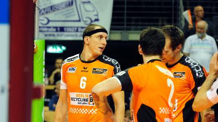 Felix Fischer (links) spielt seit 13 Jahren bei den BR Volleys.