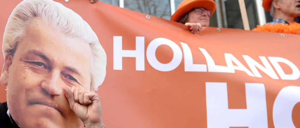 Die Demonstrationen gegen den Rechtspopulisten Geert Wilders gingen auch nach der Wahl in den Niederlanden weiter.