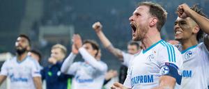 Schrei, wenn du weißt, wie du Gladbach besiegt hast. Für Benedikt Höwedes nahm der Donnerstagabend noch eine freundliche Wendung.