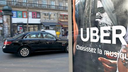 Weltweit ist Uber inzwischen als Fahrdienst-Vermittler am Start - wie hier in Paris.