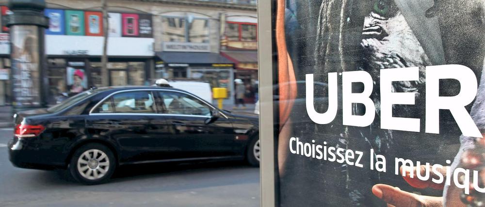 Weltweit ist Uber inzwischen als Fahrdienst-Vermittler am Start - wie hier in Paris.