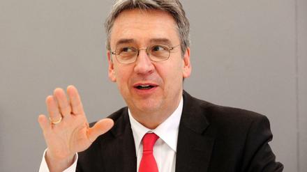 Kartellamtspräsident Andreas Mundt würde sich freuen, wenn sich Amazon auf den Lebensmittelmarkt wagt. 