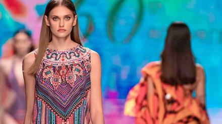 Bei Gottex. Die Marke zeigt schon lange auf der Fashion Week in Tel Aviv.
